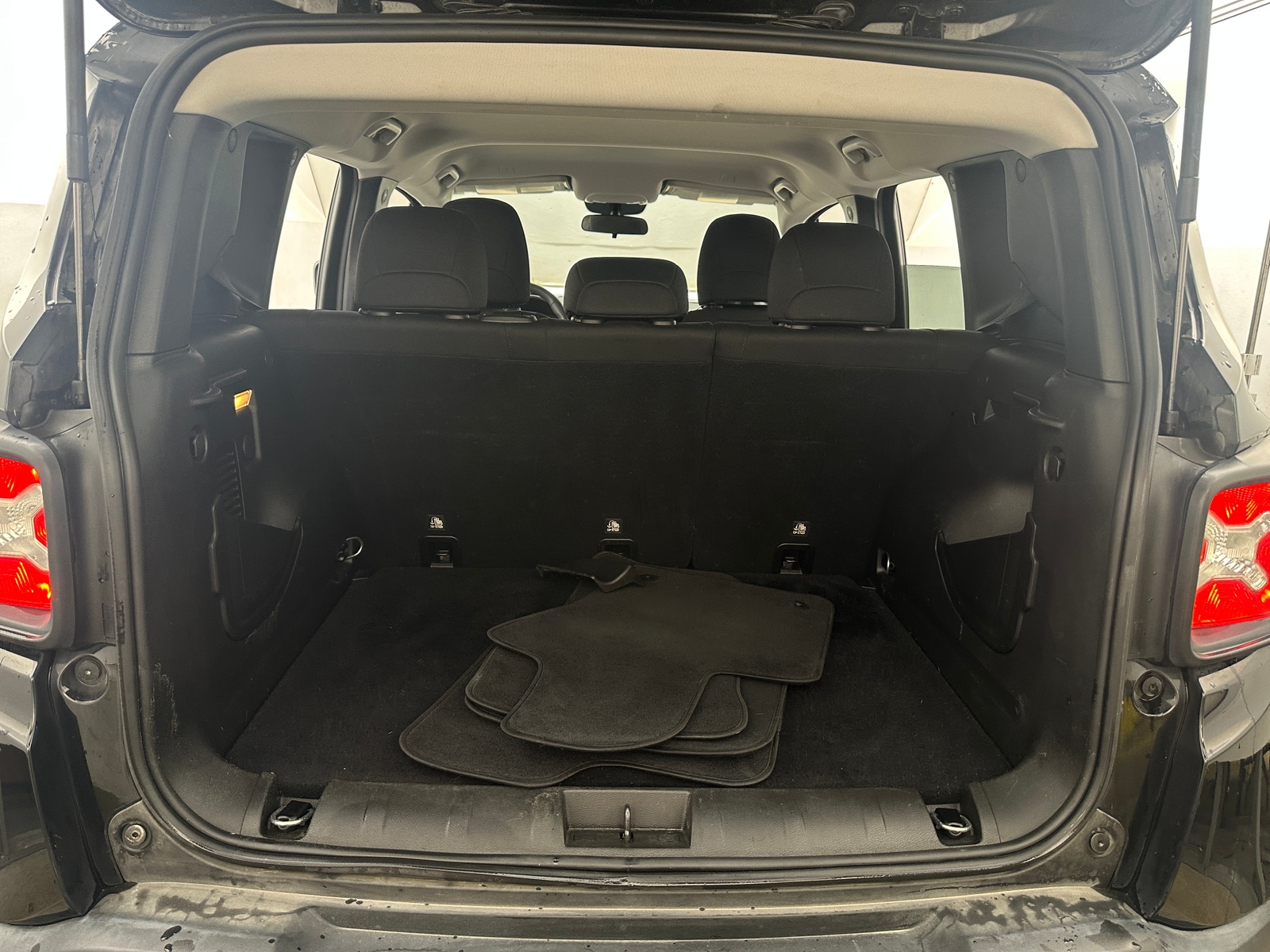 Thumbnail: 2020 Jeep Renegade - 7