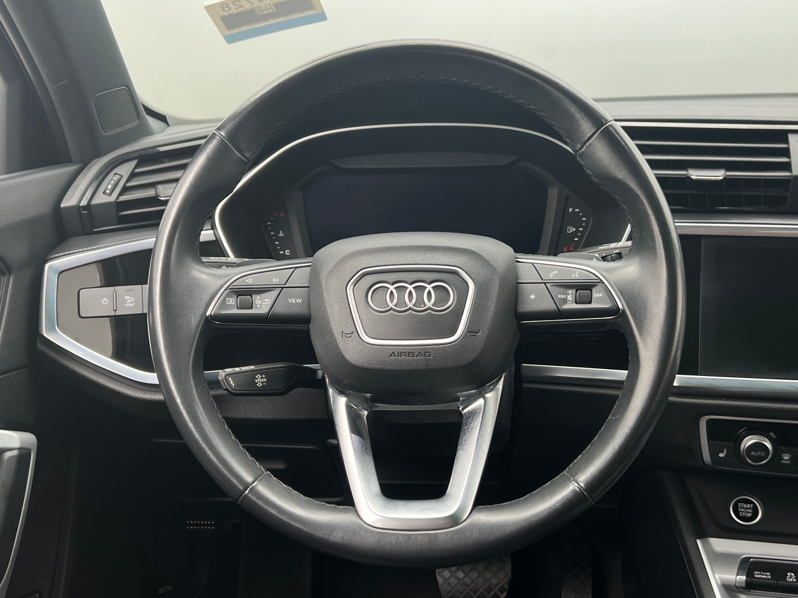 Thumbnail: 2023 Audi Q3 - 4