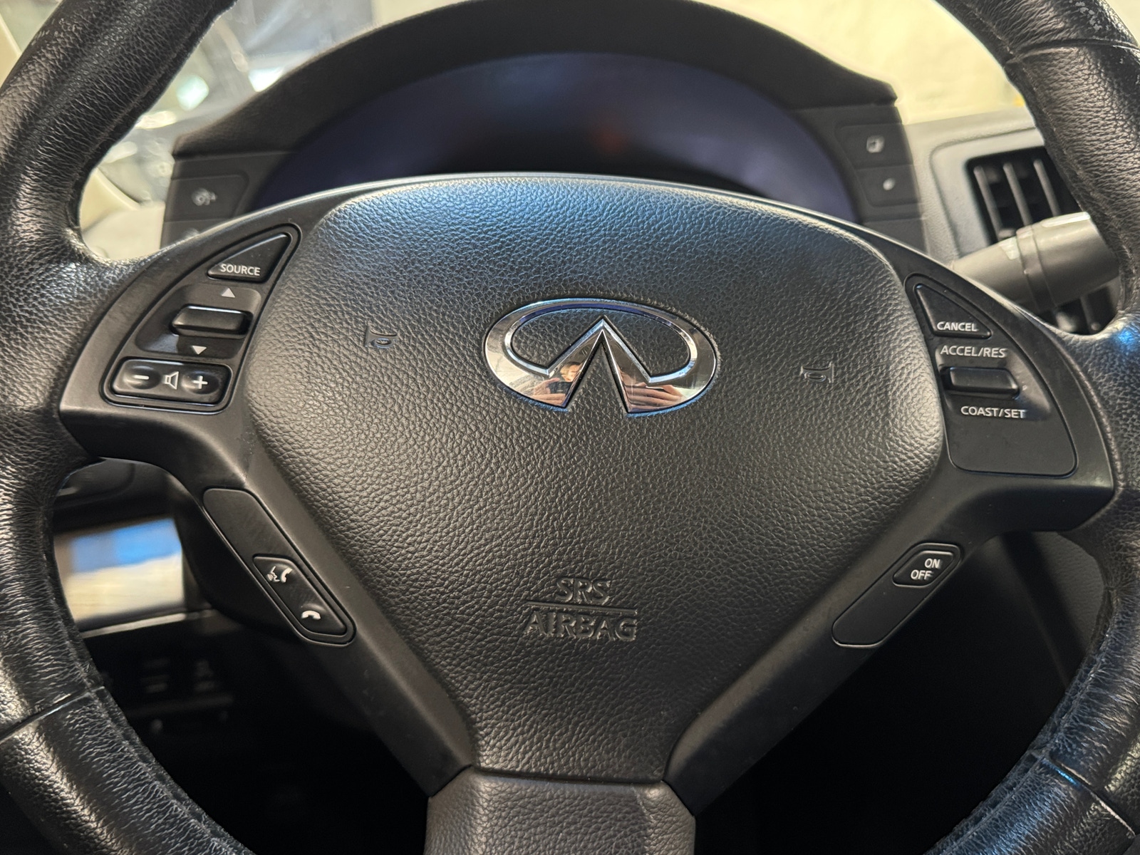 Thumbnail: 2012 INFINITI G37 - 3
