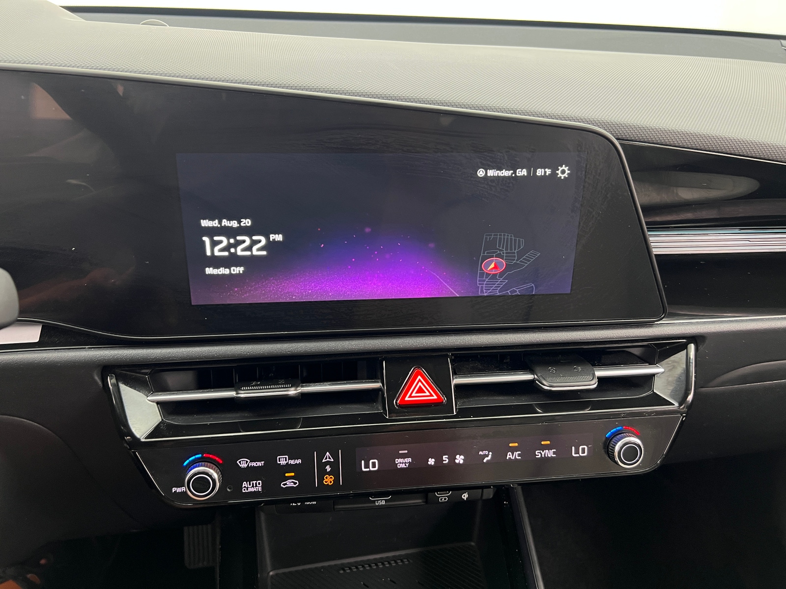 Thumbnail: 2024 Kia Niro - 3