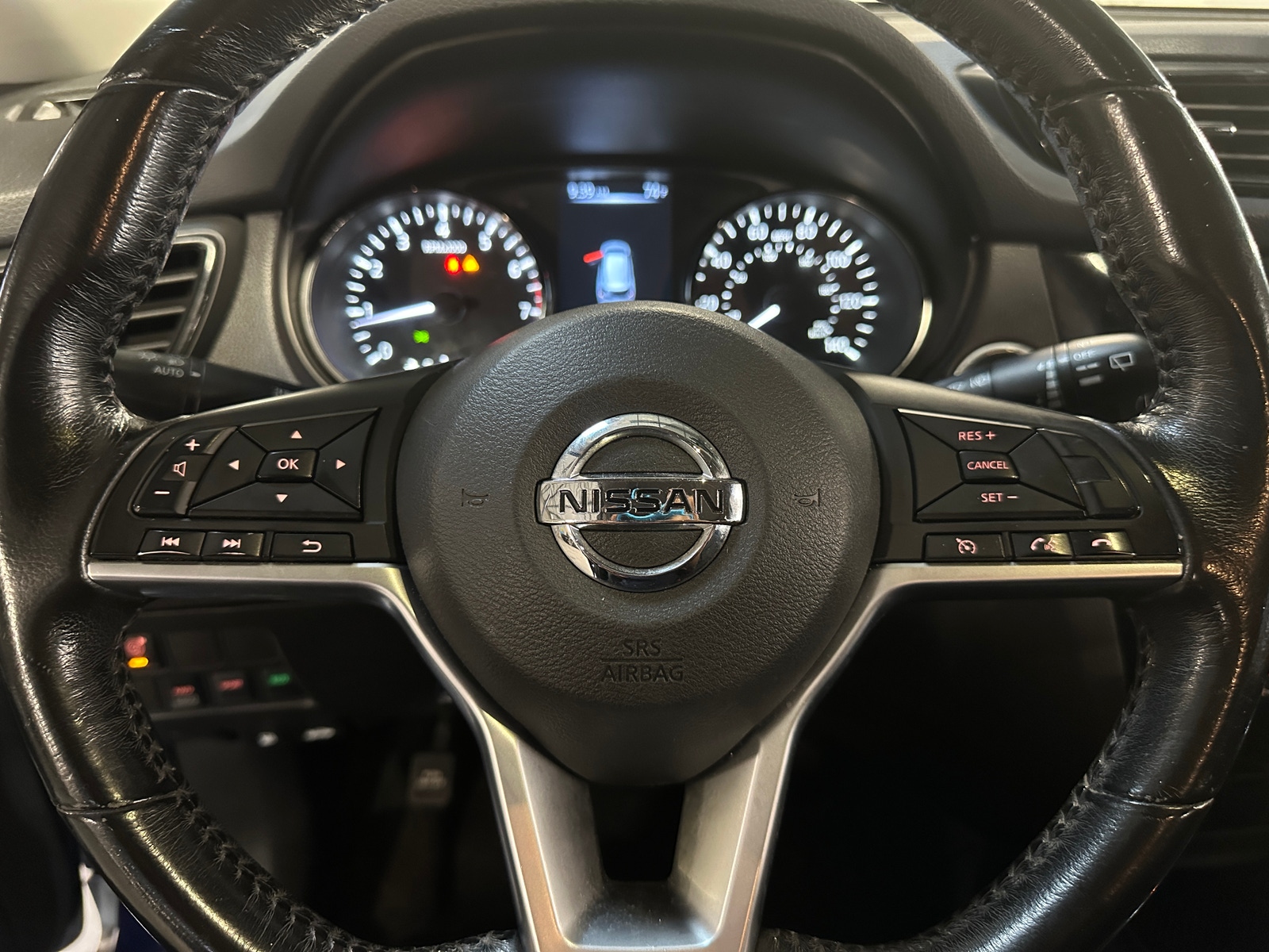 Thumbnail: 2017 Nissan Rogue - 5