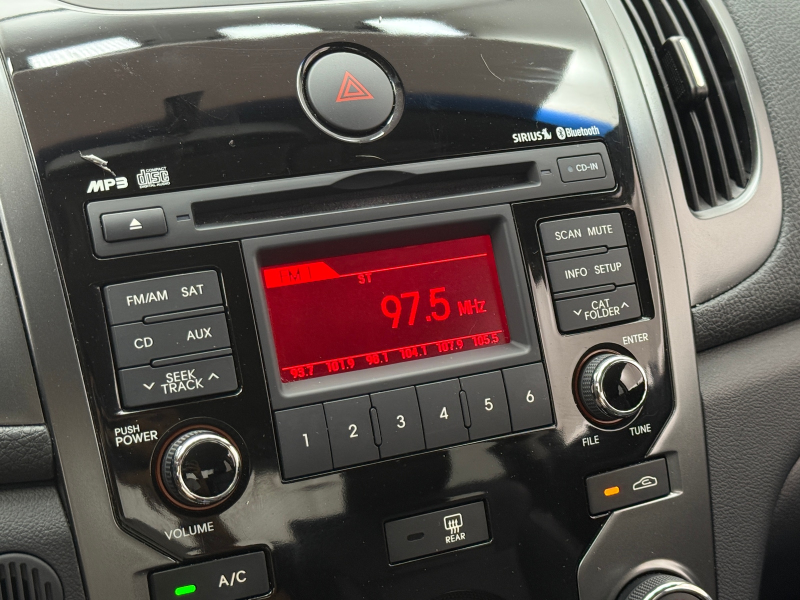 Thumbnail: 2010 Kia Forte - 3