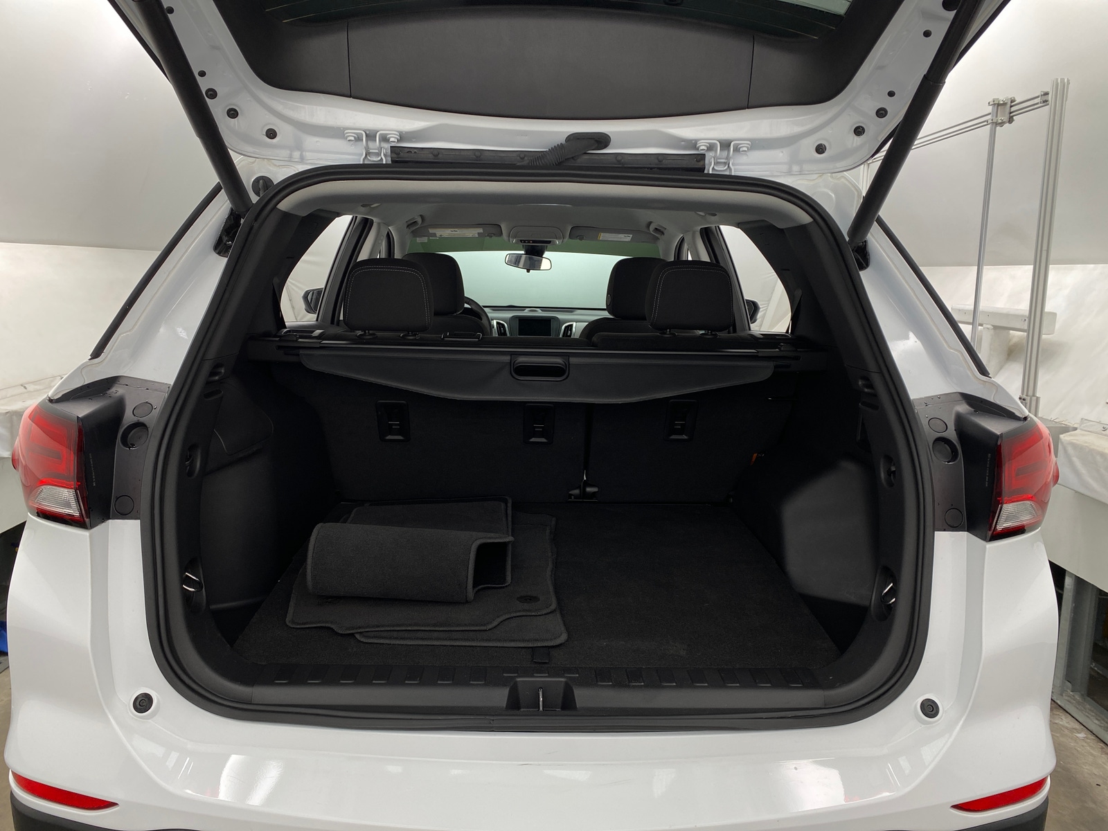 Thumbnail: 2023 Chevrolet Equinox - 6