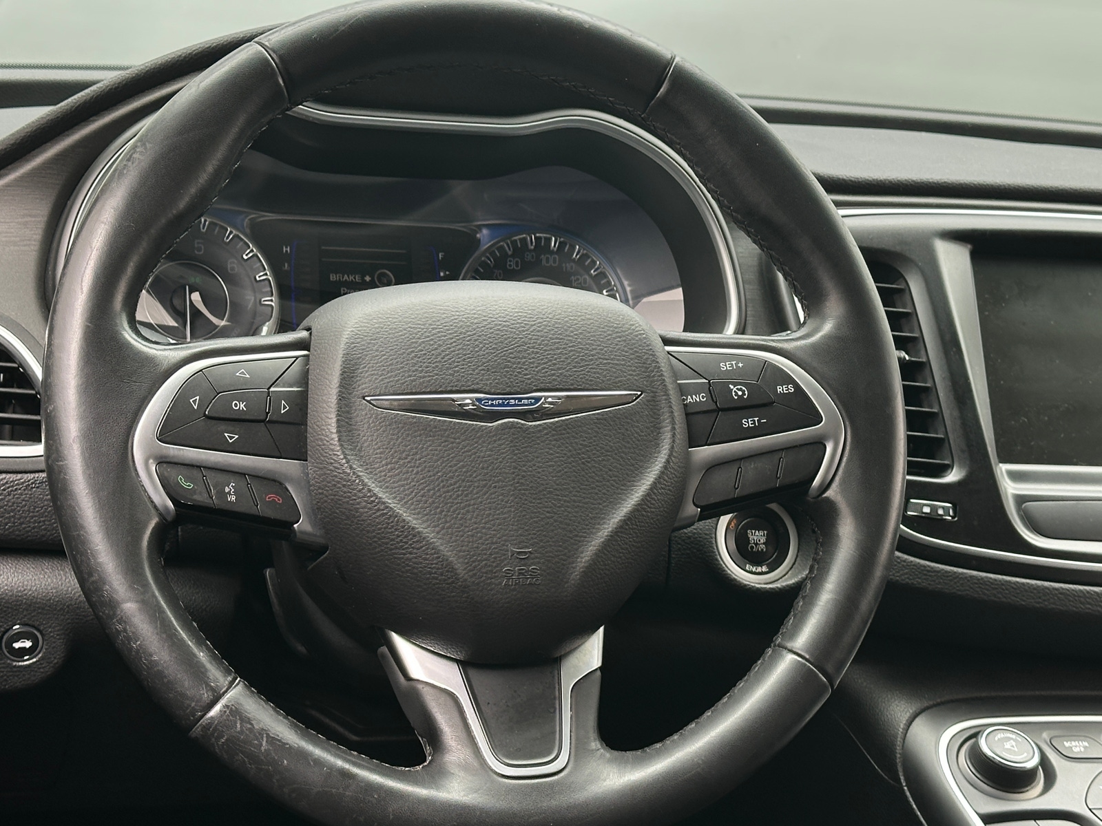 Thumbnail: 2016 Chrysler 200 - 5