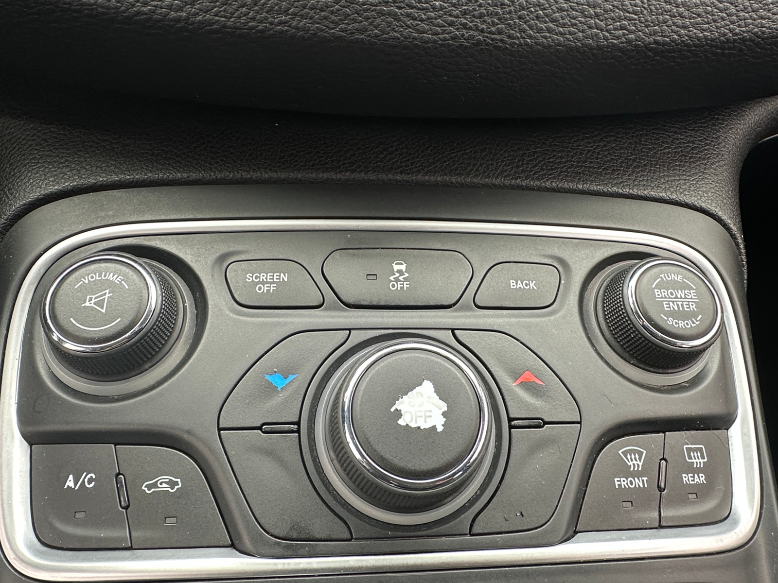 Thumbnail: 2016 Chrysler 200 - 4