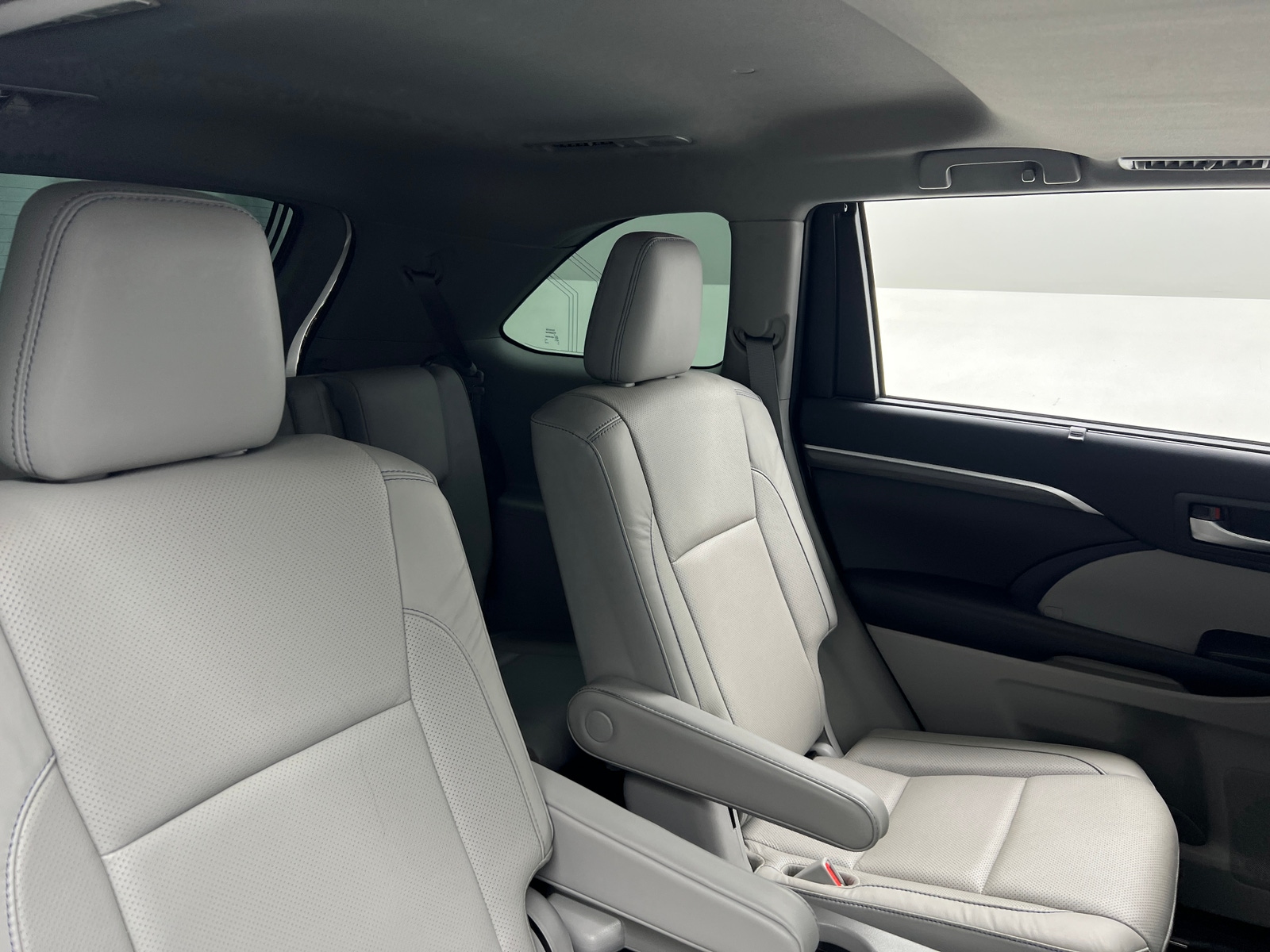 Thumbnail: 2019 Toyota Highlander - 5