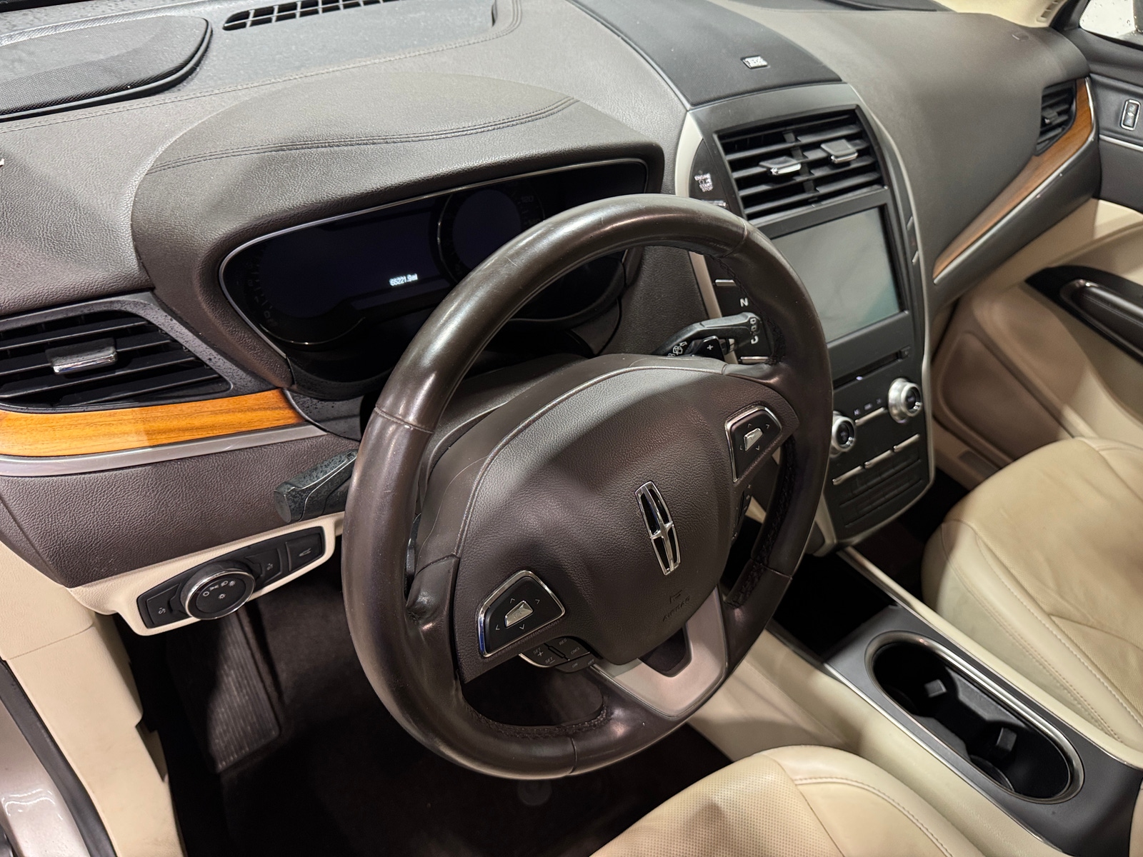 Thumbnail: 2016 Lincoln MKC - 2