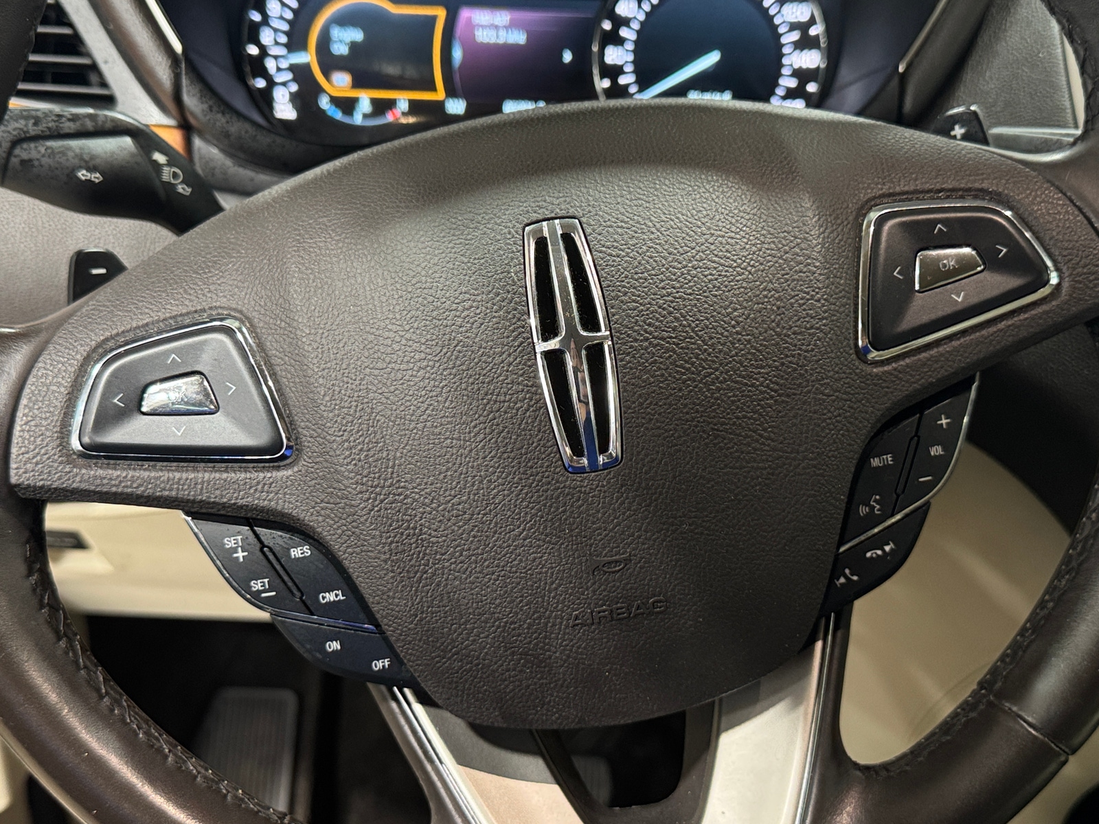 Thumbnail: 2016 Lincoln MKC - 4