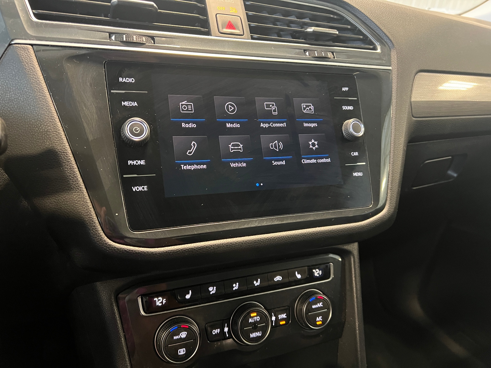 Thumbnail: 2020 Volkswagen Tiguan - 3