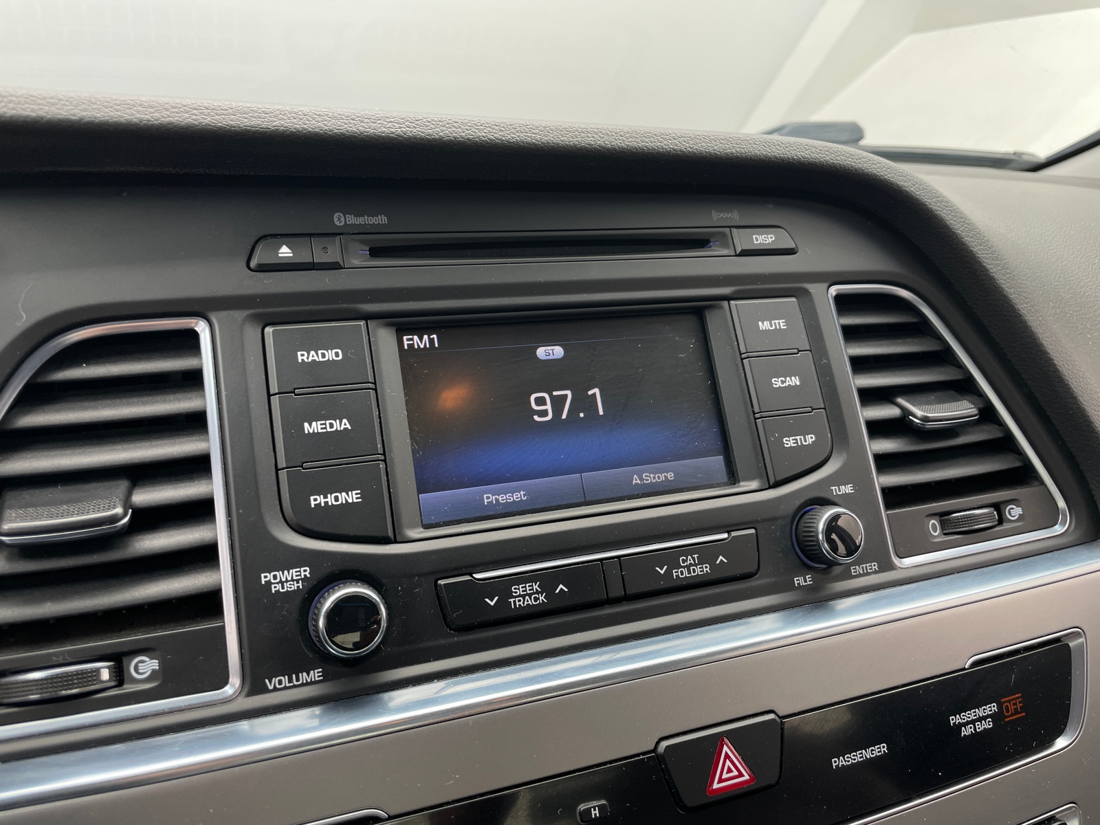 Thumbnail: 2016 Hyundai Sonata - 3