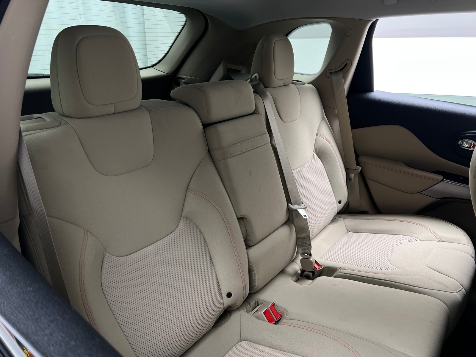 Thumbnail: 2019 Jeep Cherokee - 6