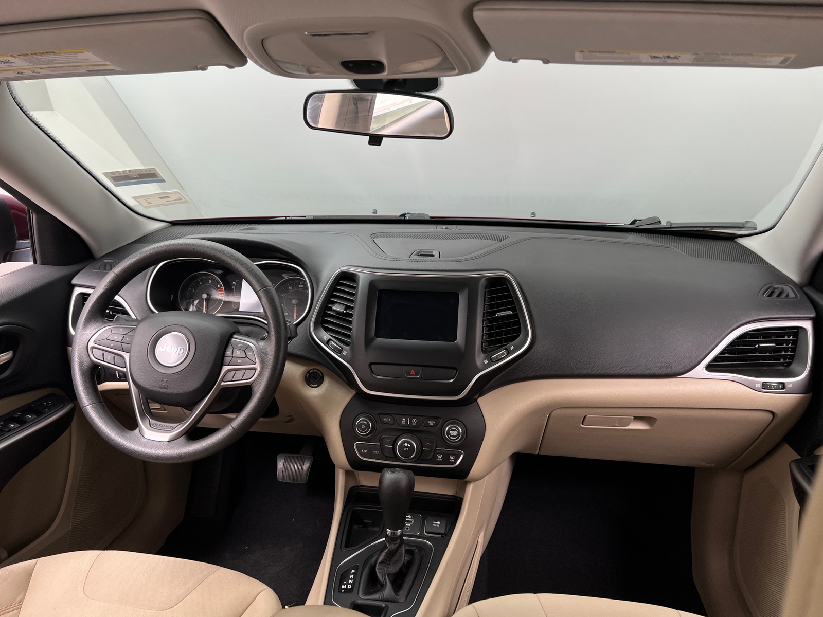 Thumbnail: 2019 Jeep Cherokee - 3