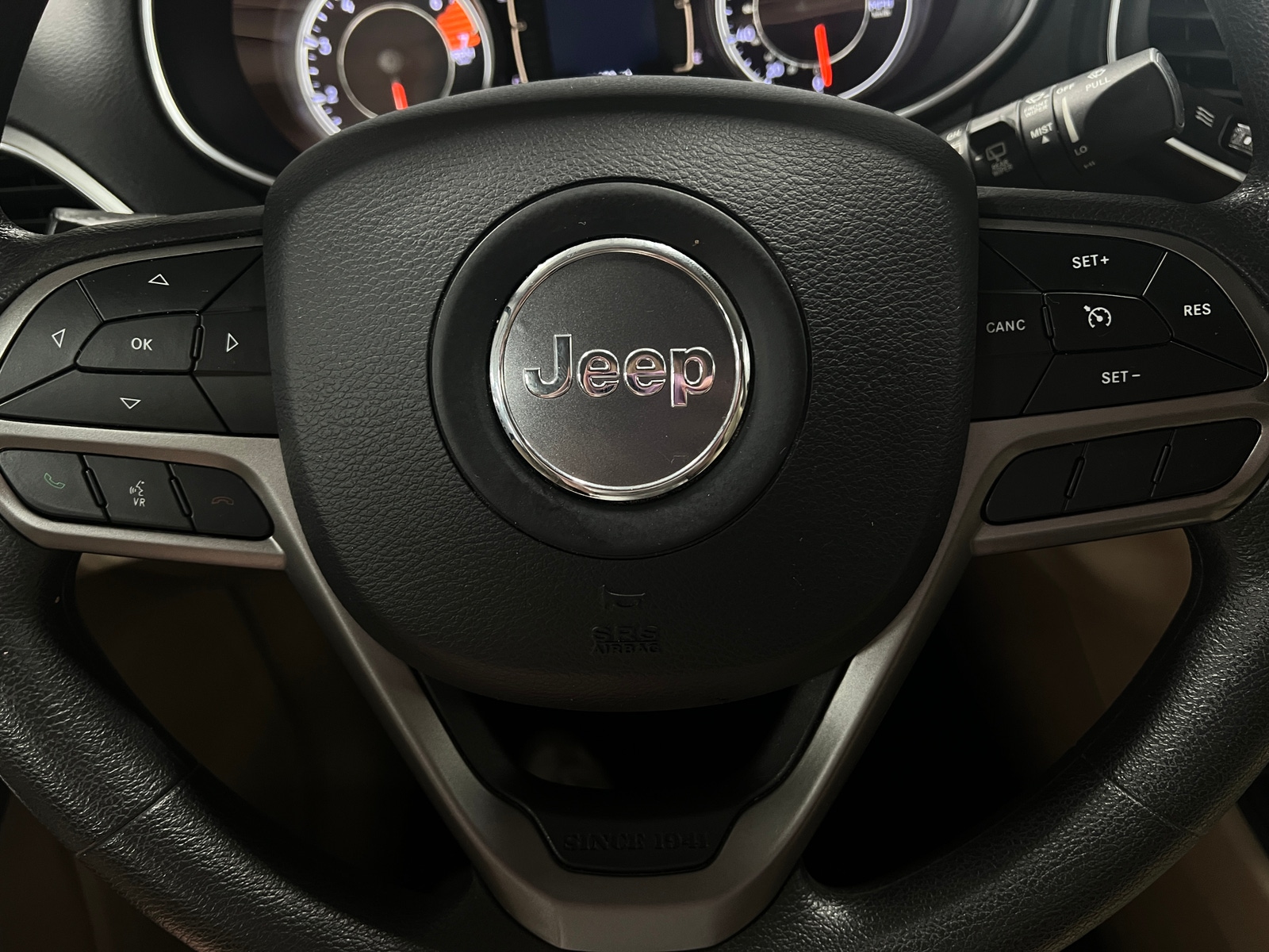 Thumbnail: 2019 Jeep Cherokee - 5