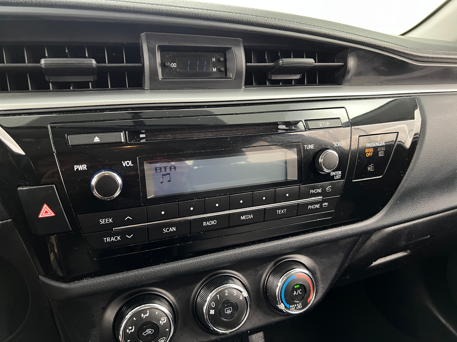 Thumbnail: 2015 Toyota Corolla - 4