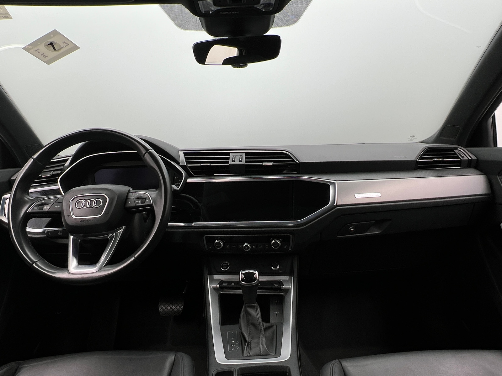 Thumbnail: 2023 Audi Q3 - 2