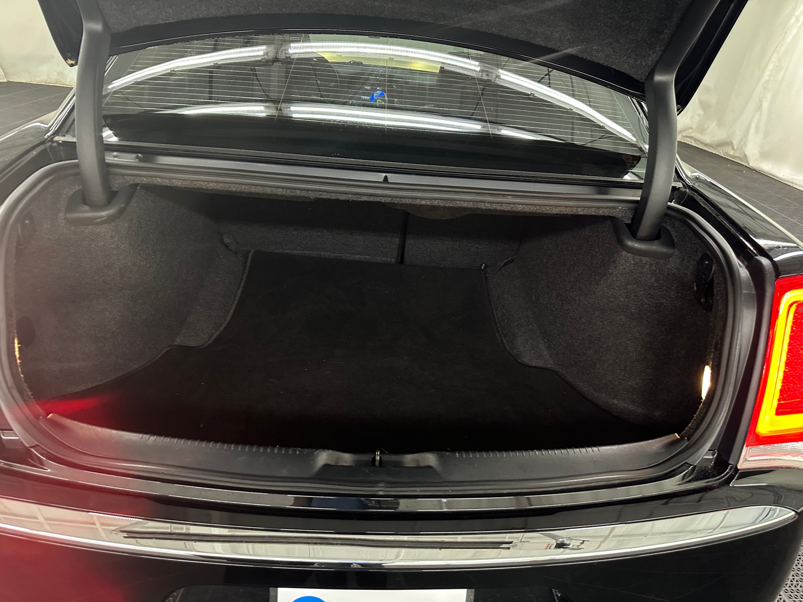 Thumbnail: 2019 Chrysler 300 - 6