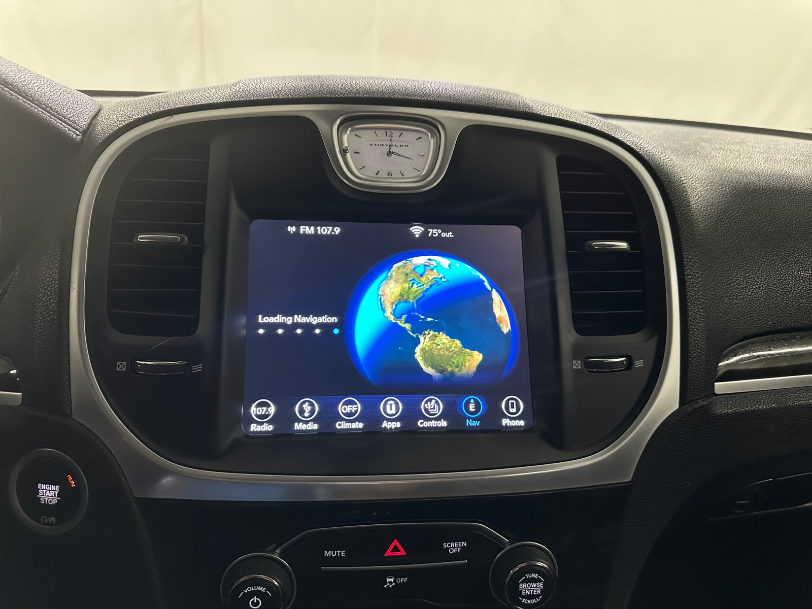 Thumbnail: 2019 Chrysler 300 - 3