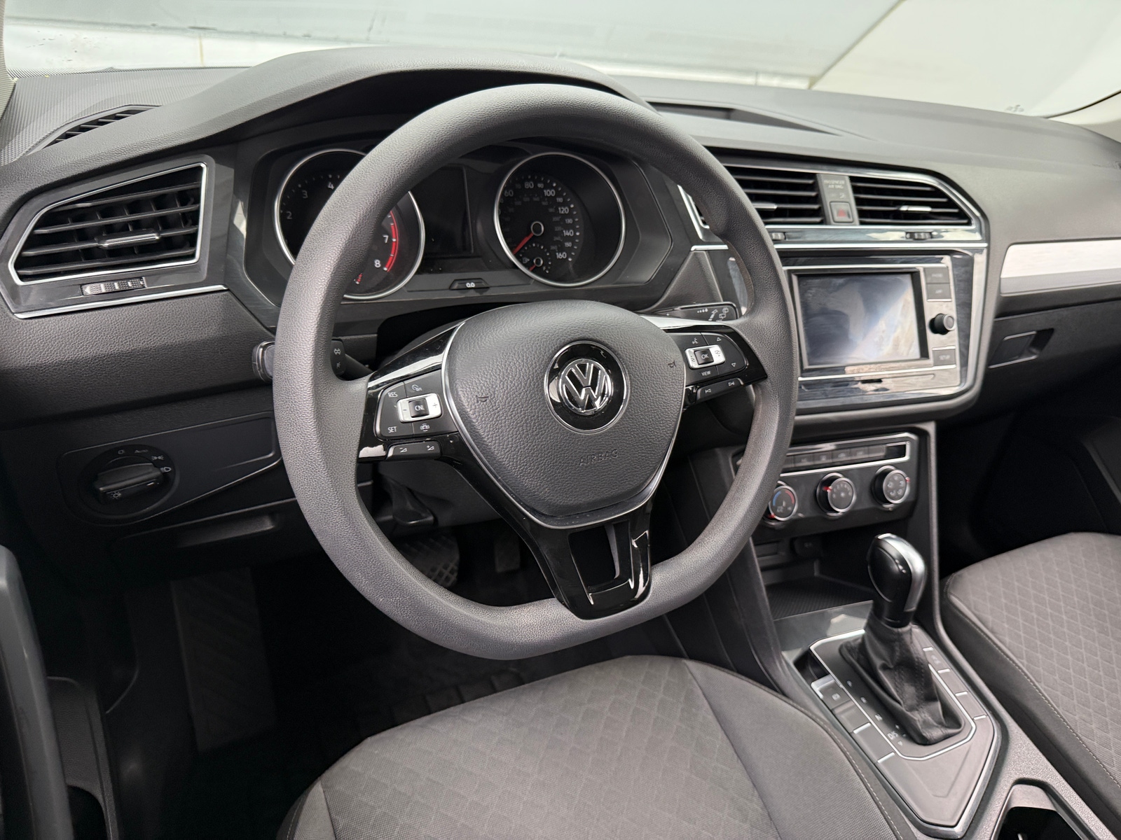 Thumbnail: 2019 Volkswagen Tiguan - 5