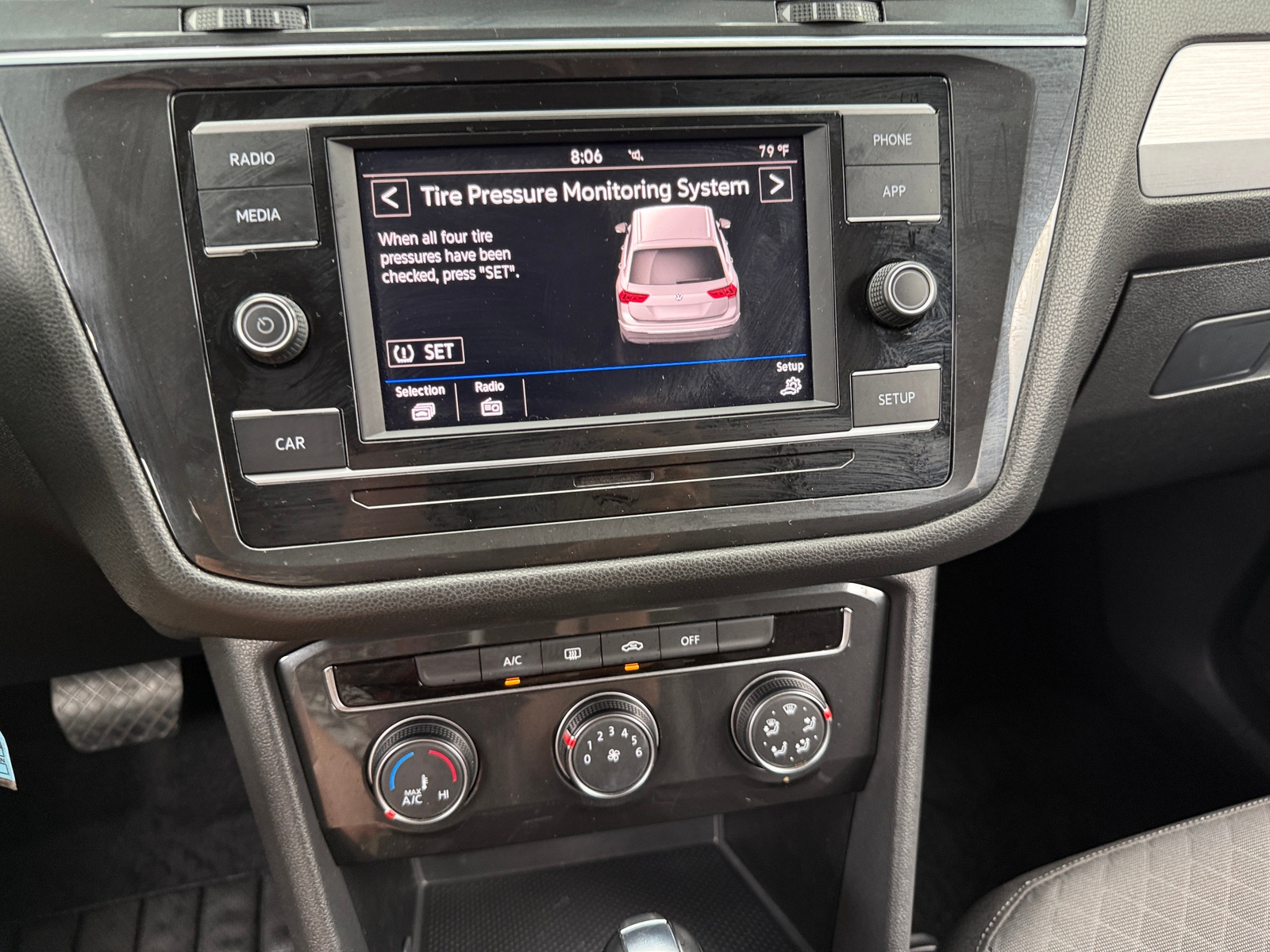 Thumbnail: 2019 Volkswagen Tiguan - 4