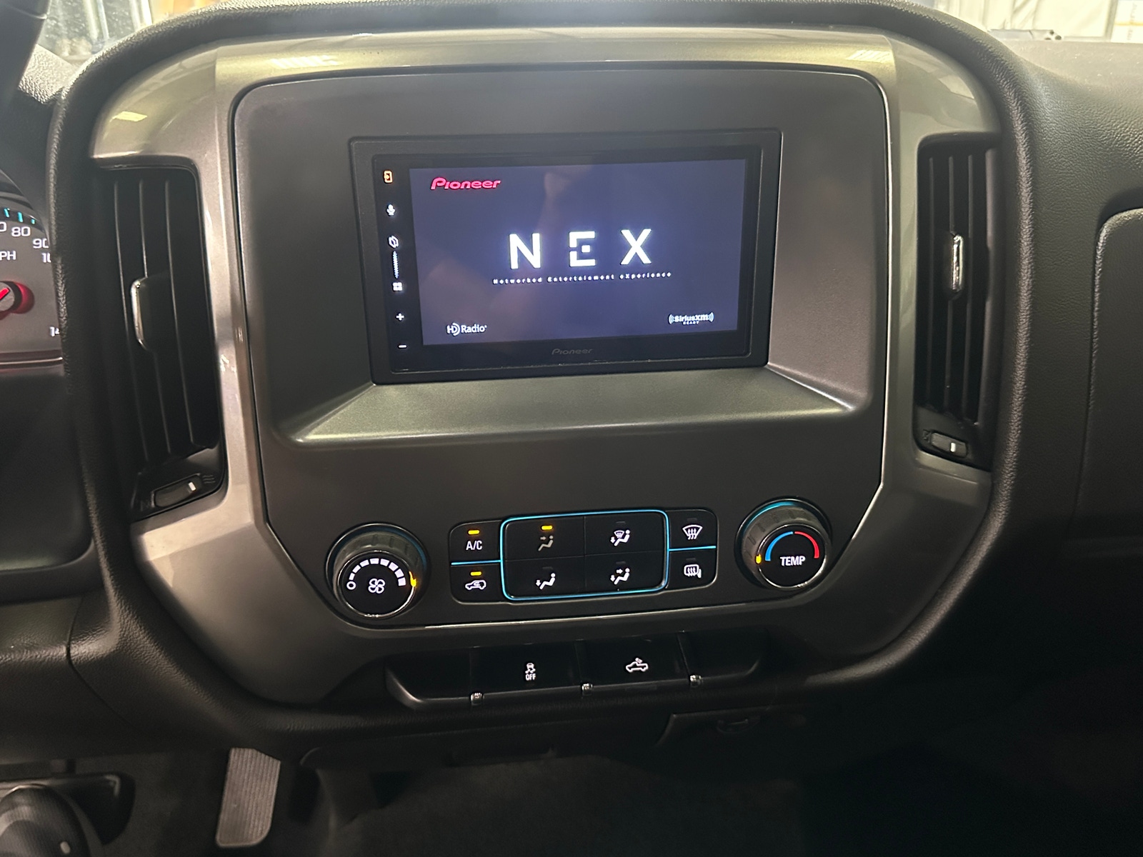 Thumbnail: 2018 Chevrolet Silverado 1500 - 4