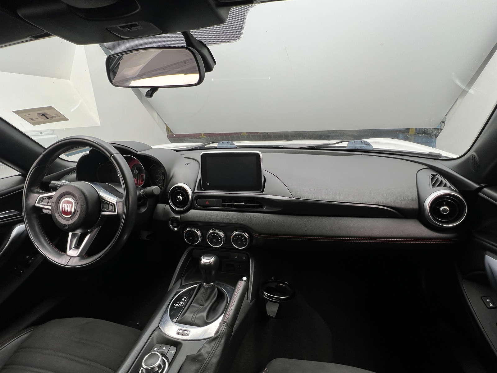 Thumbnail: 2017 Fiat 124 Spider - 2