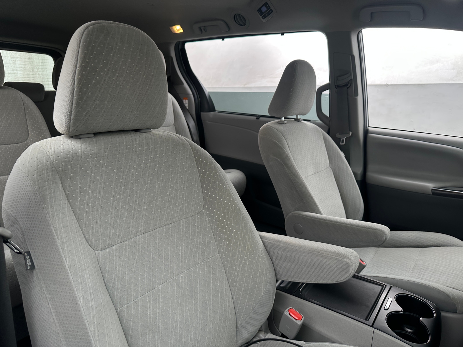 Thumbnail: 2020 Toyota Sienna - 2