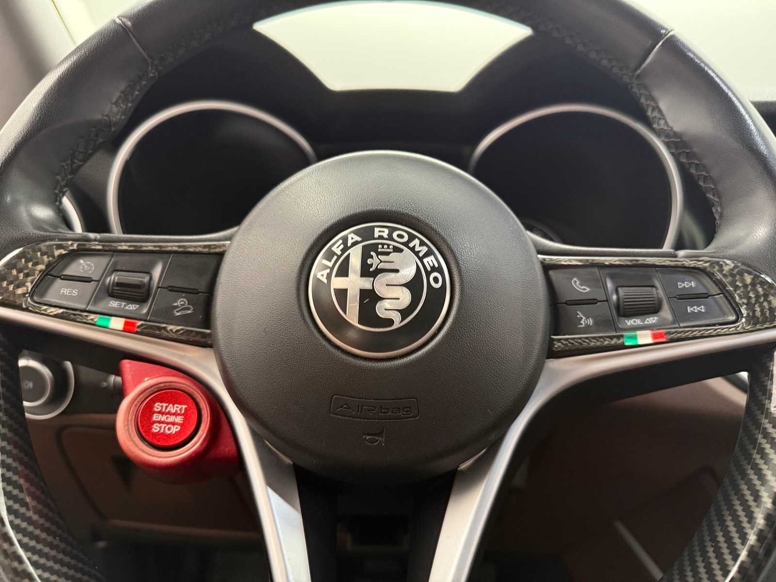 Thumbnail: 2018 Alfa Romeo Stelvio - 4