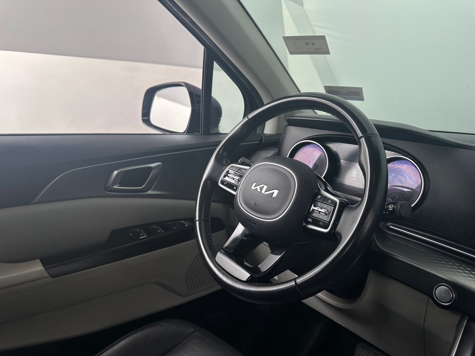 Thumbnail: 2022 Kia Carnival - 4