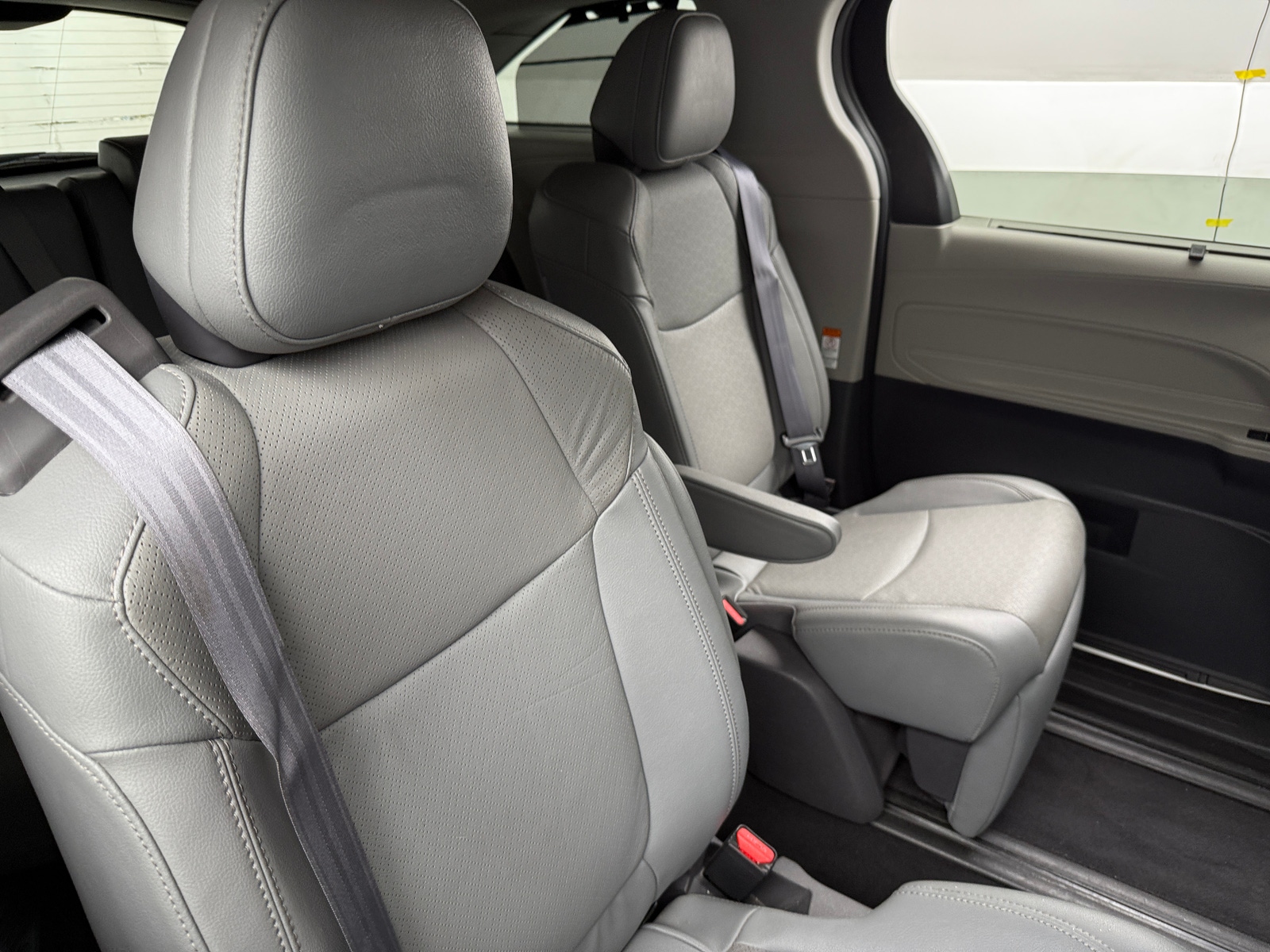 Thumbnail: 2021 Toyota Sienna - 5