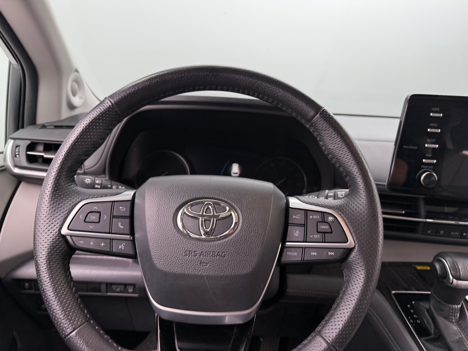 Thumbnail: 2021 Toyota Sienna - 4