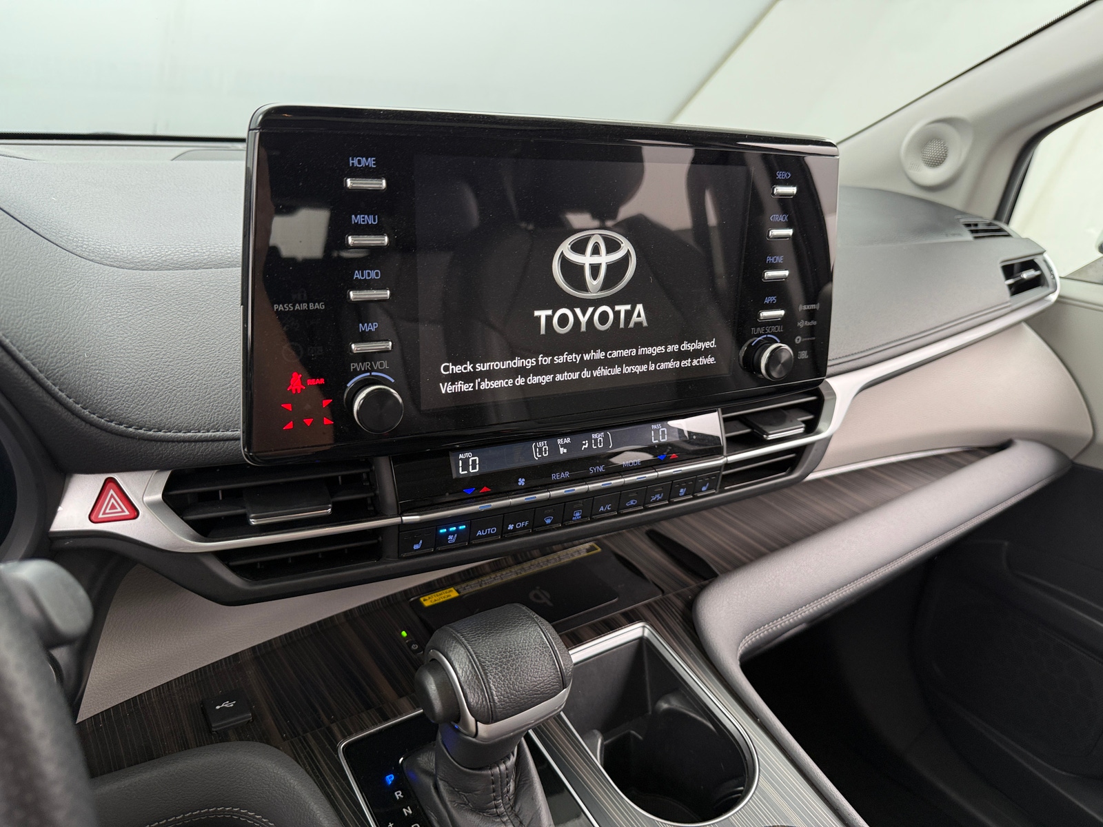 Thumbnail: 2021 Toyota Sienna - 3