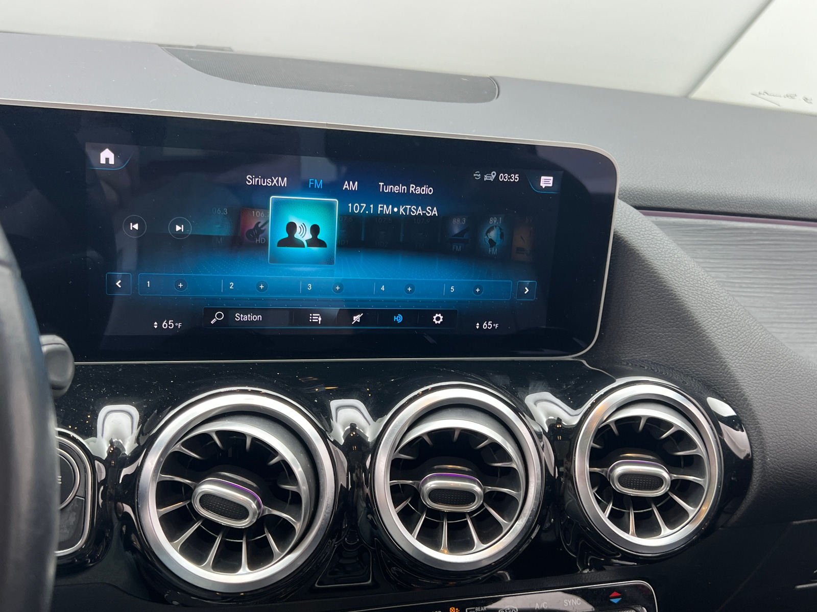 Thumbnail: 2021 Mercedes-Benz GLA - 4