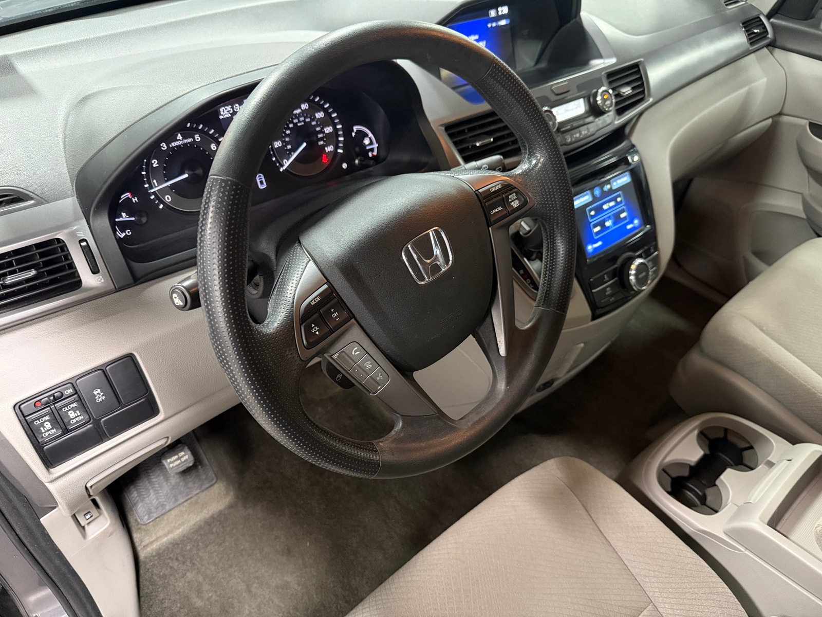 Thumbnail: 2014 Honda Odyssey - 3