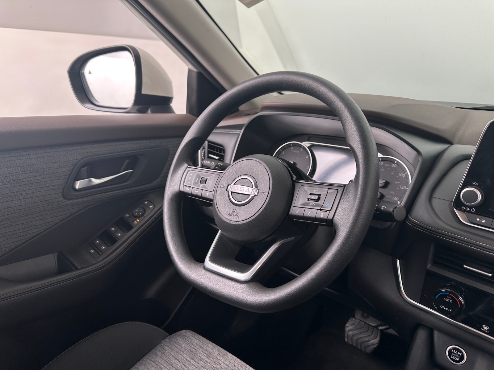 Thumbnail: 2023 Nissan Rogue - 5