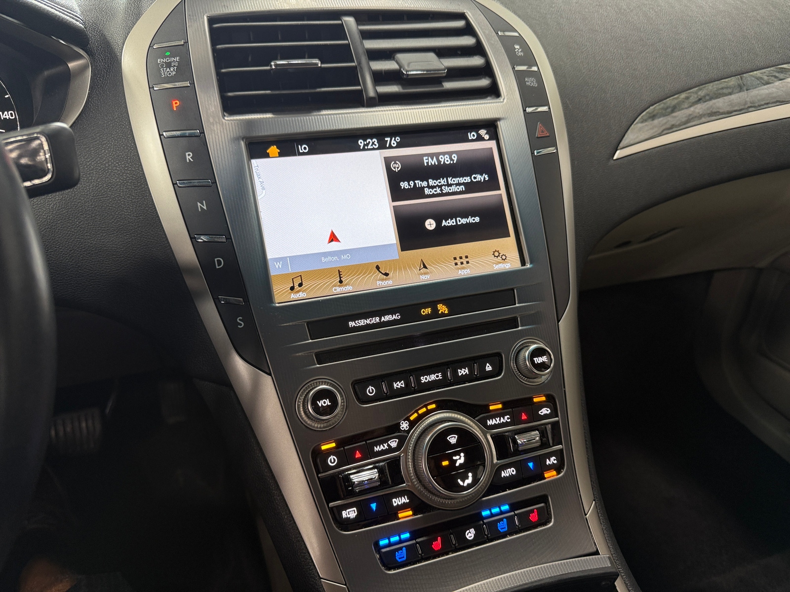Thumbnail: 2017 Lincoln MKZ - 4