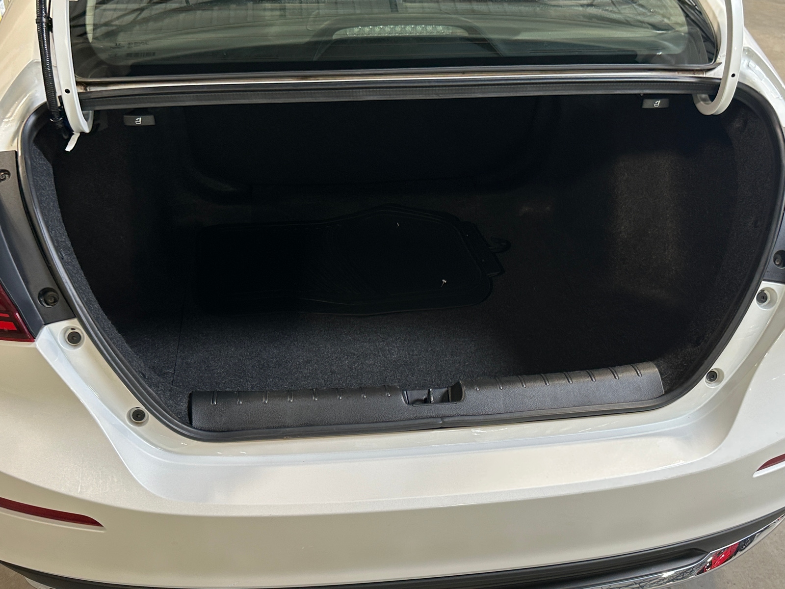 Thumbnail: 2021 Honda Insight - 6