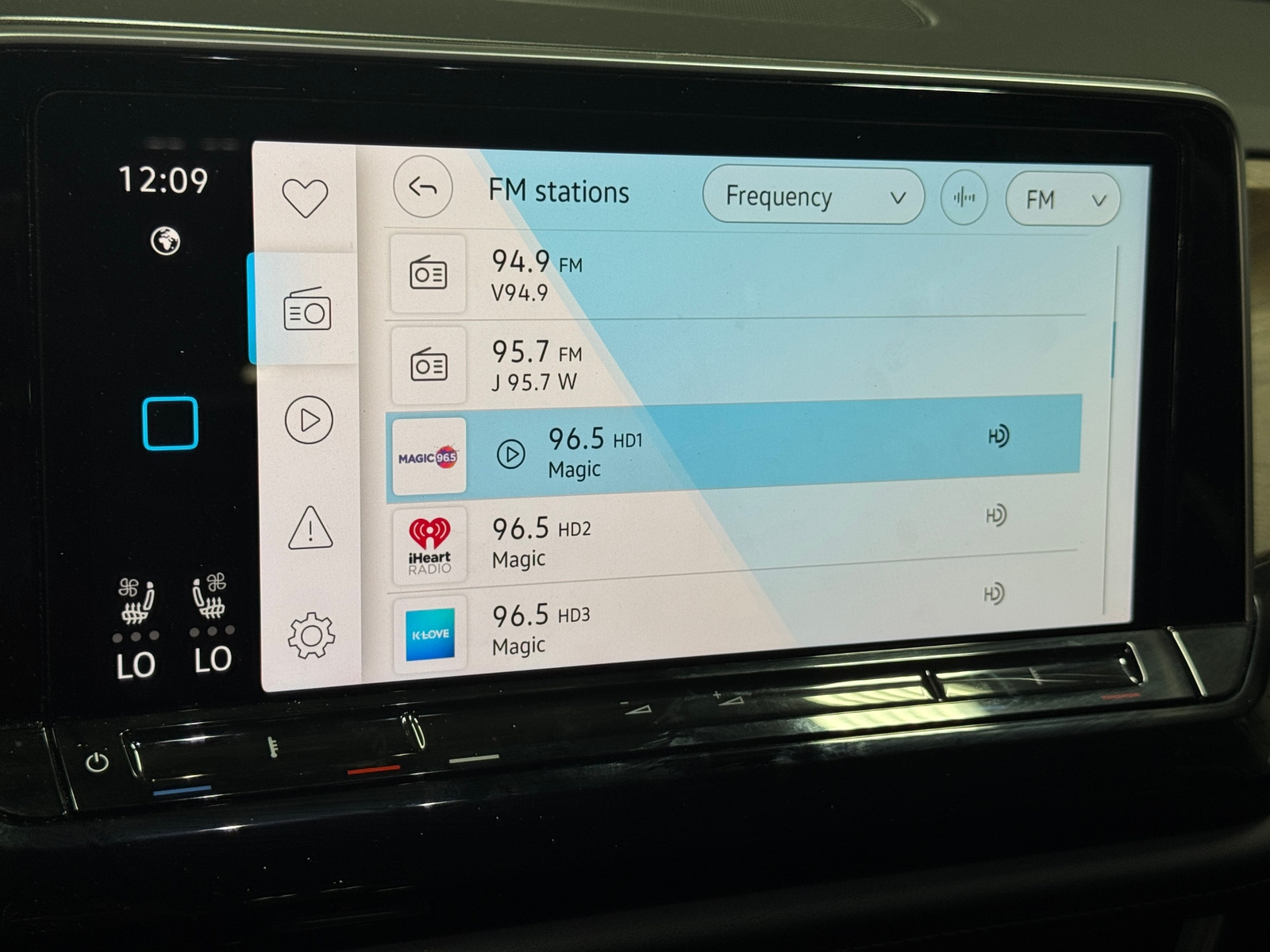 Thumbnail: 2024 Volkswagen Atlas - 3