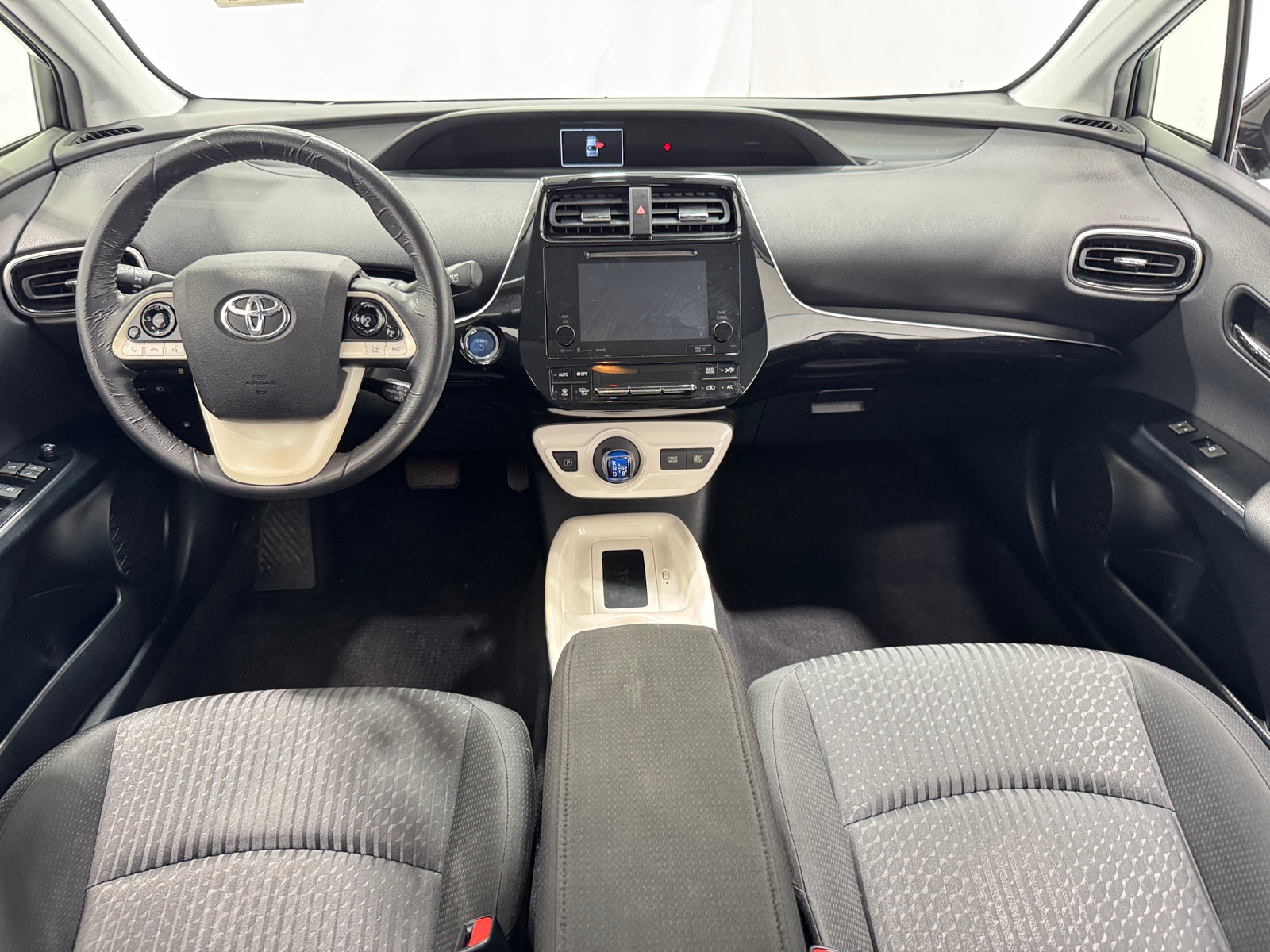 Thumbnail: 2016 Toyota Prius - 3