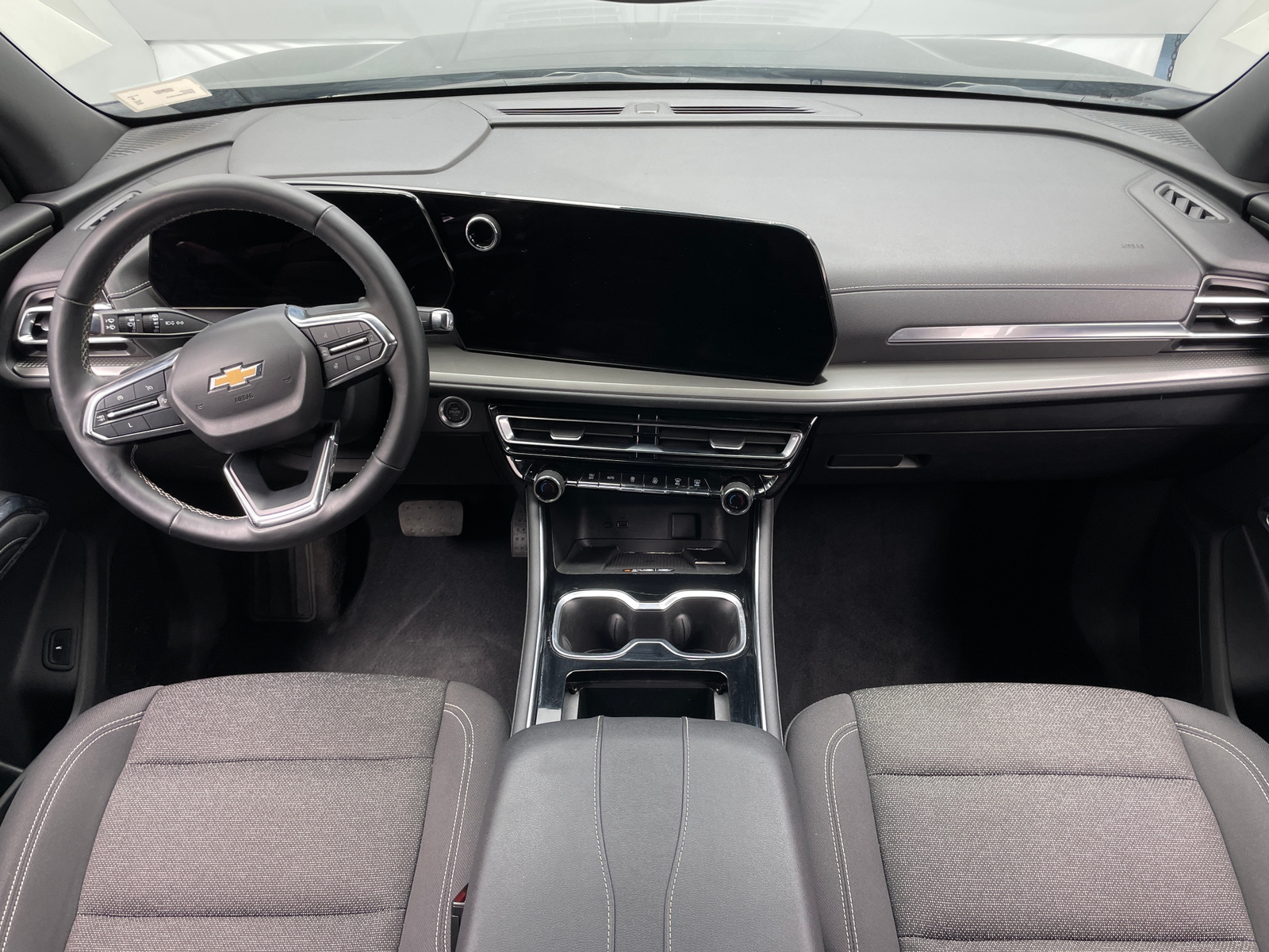 Thumbnail: 2024 Chevrolet Traverse - 3