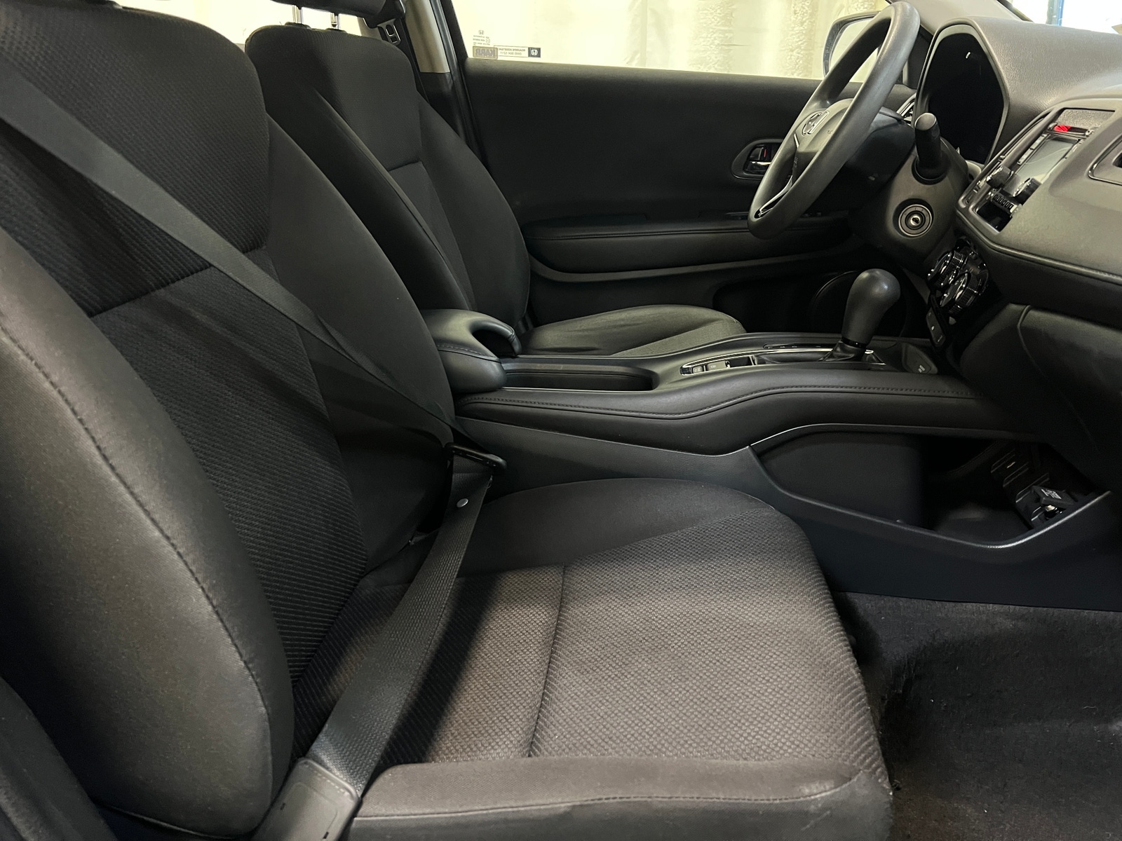 Thumbnail: 2017 Honda HR-V - 2