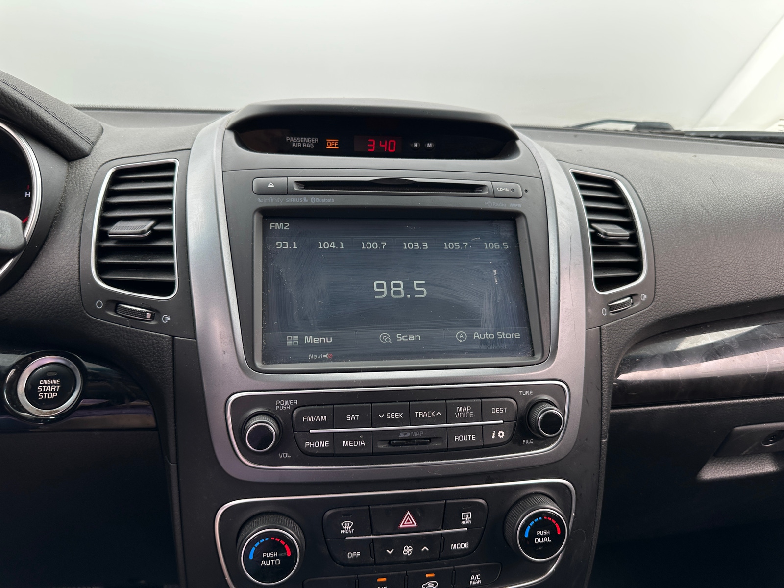 Thumbnail: 2015 Kia Sorento - 3