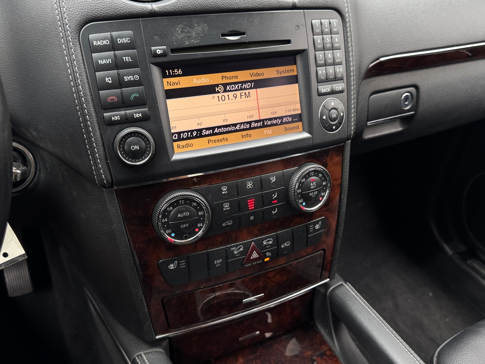 Thumbnail: 2011 Mercedes-Benz GL-Class - 3