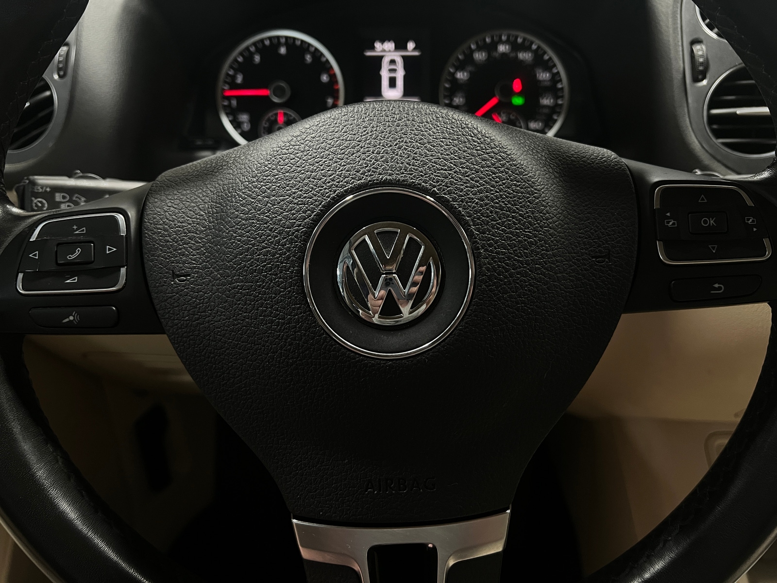 Thumbnail: 2016 Volkswagen Tiguan - 5