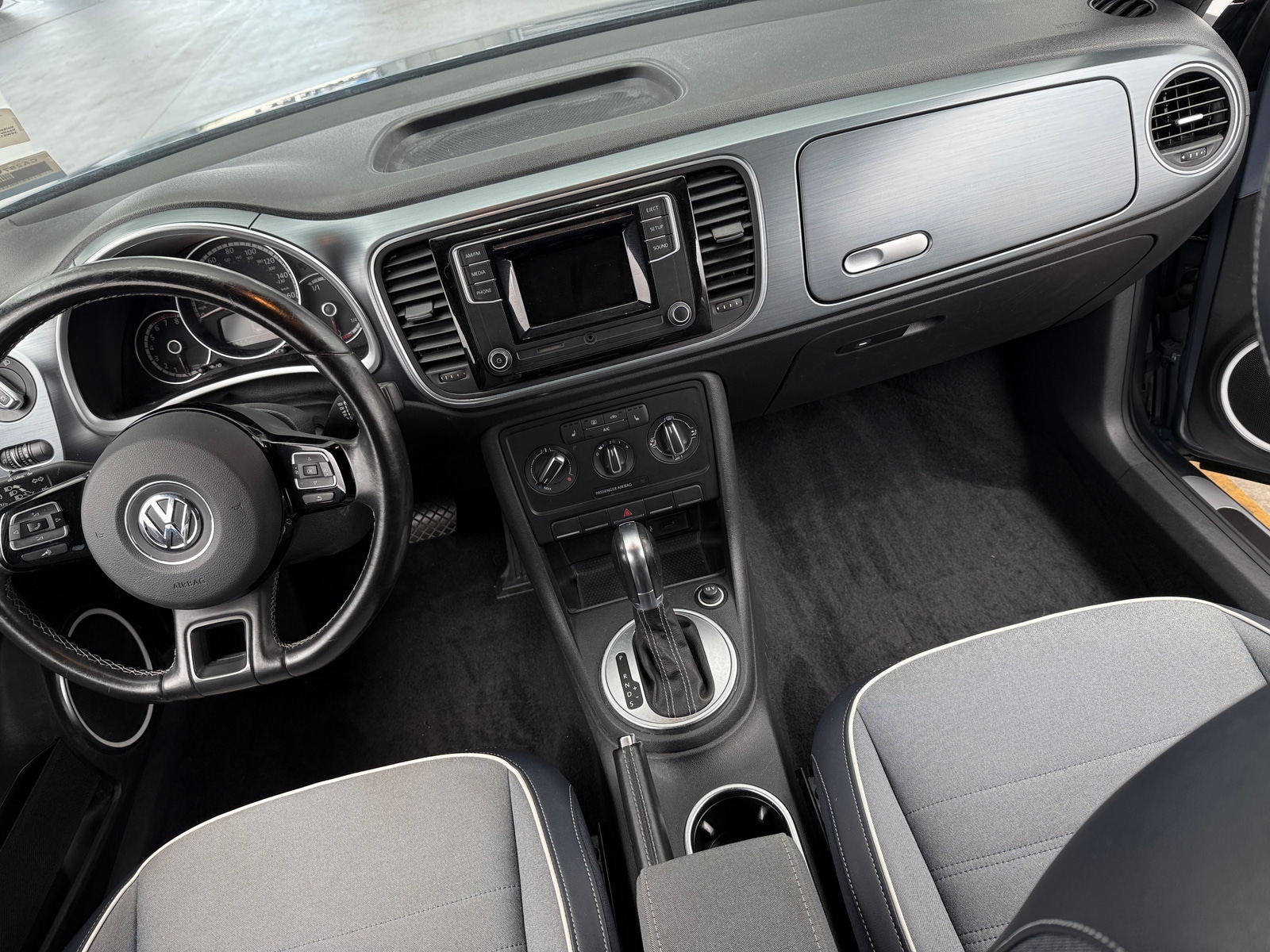 Thumbnail: 2016 Volkswagen Beetle - 2