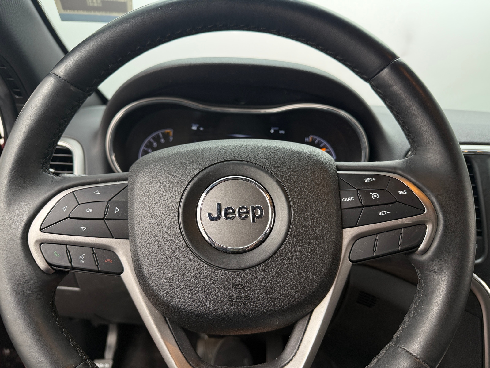 Thumbnail: 2018 Jeep Grand Cherokee - 5