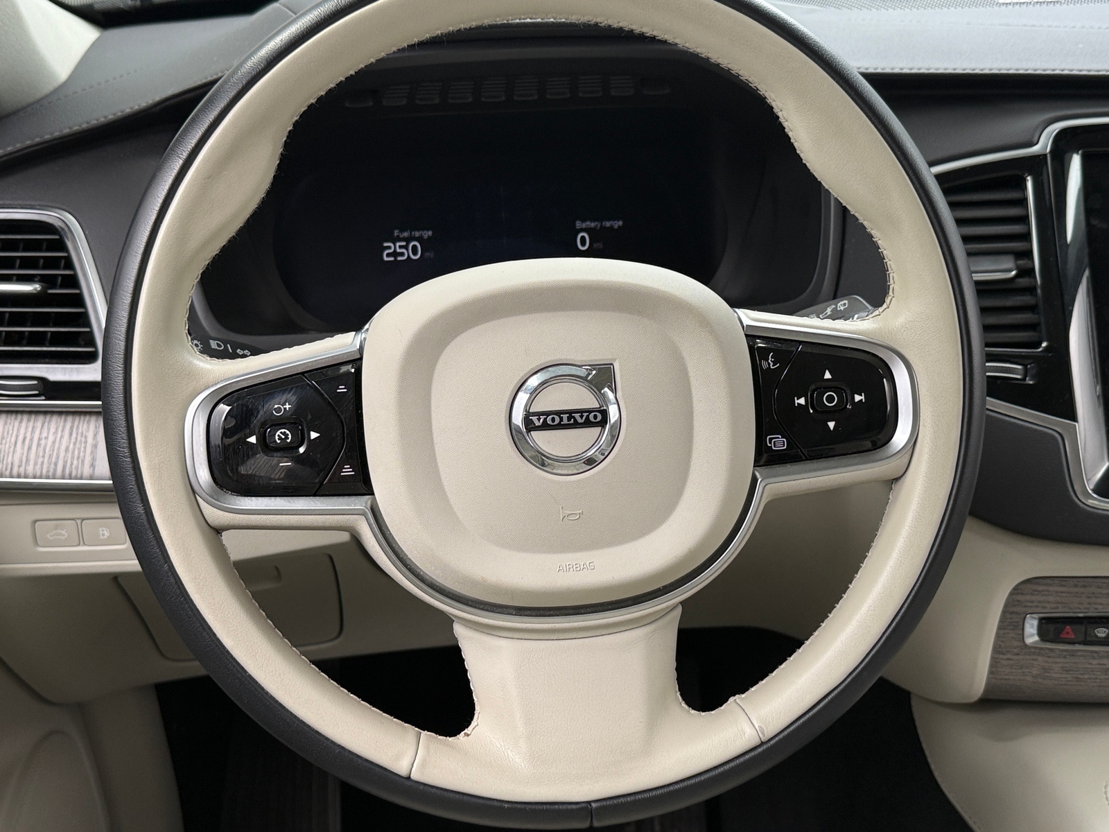 Thumbnail: 2024 Volvo XC90 - 4