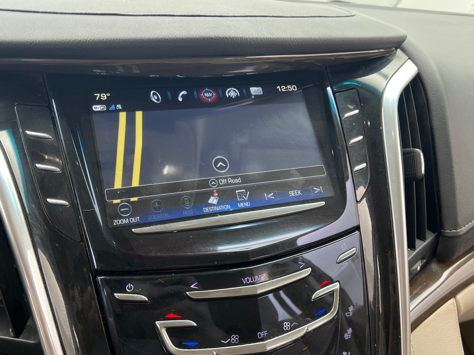 Thumbnail: 2019 Cadillac Escalade - 3