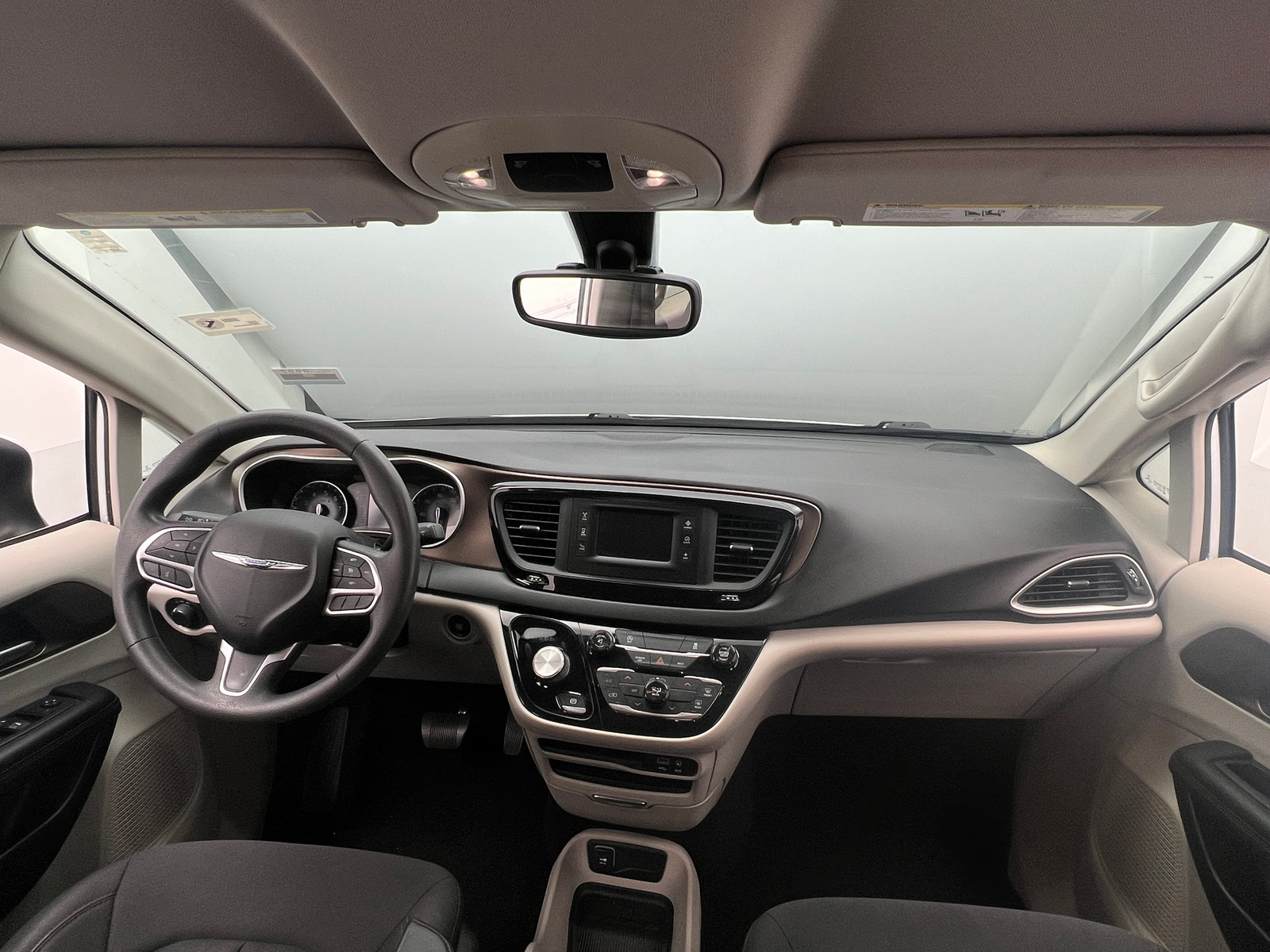 Thumbnail: 2017 Chrysler Pacifica - 3