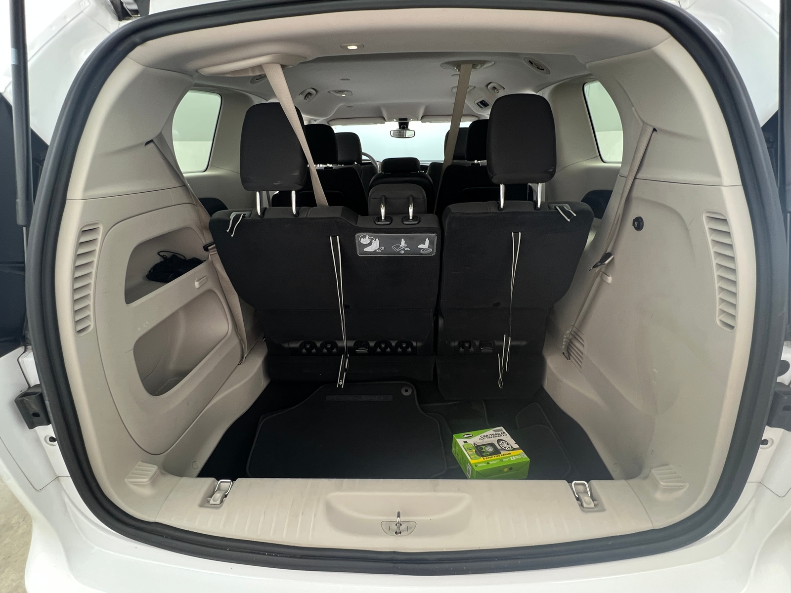 Thumbnail: 2017 Chrysler Pacifica - 7