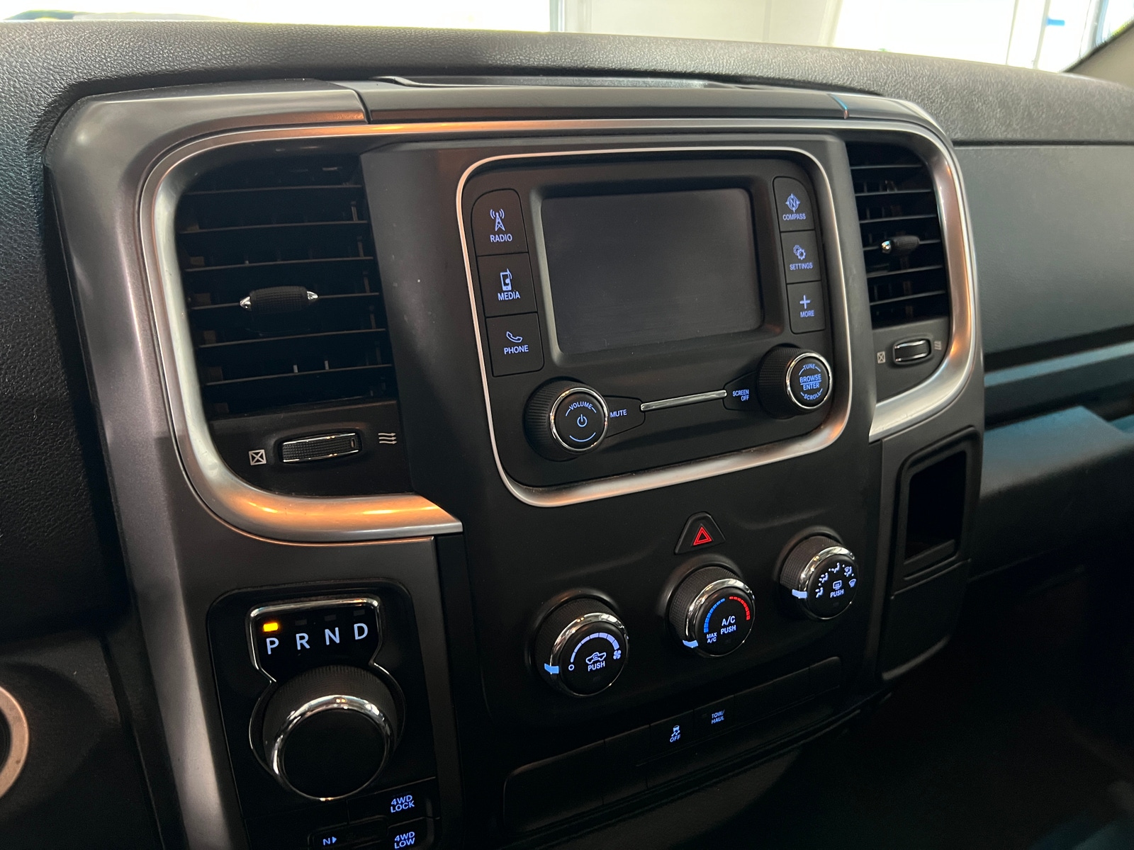 Thumbnail: 2021 RAM 1500 Classic - 4